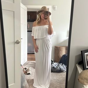 super comfy white maxi dress size M                      NEW WITH TAGS